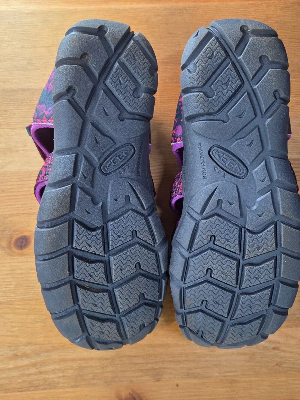 KEEN Children Girls Size 3 Seacamp II CNX Purple Pink Waterproof Hiking Sandals